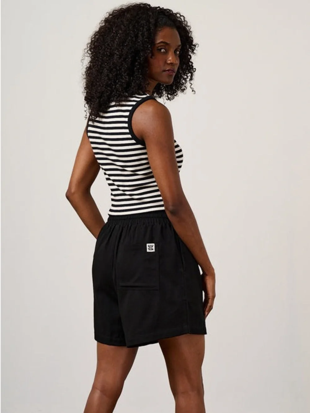 Lucy and Yak 100% organic Cotton Pull on Elastic Waist Shorts Black Sz Small